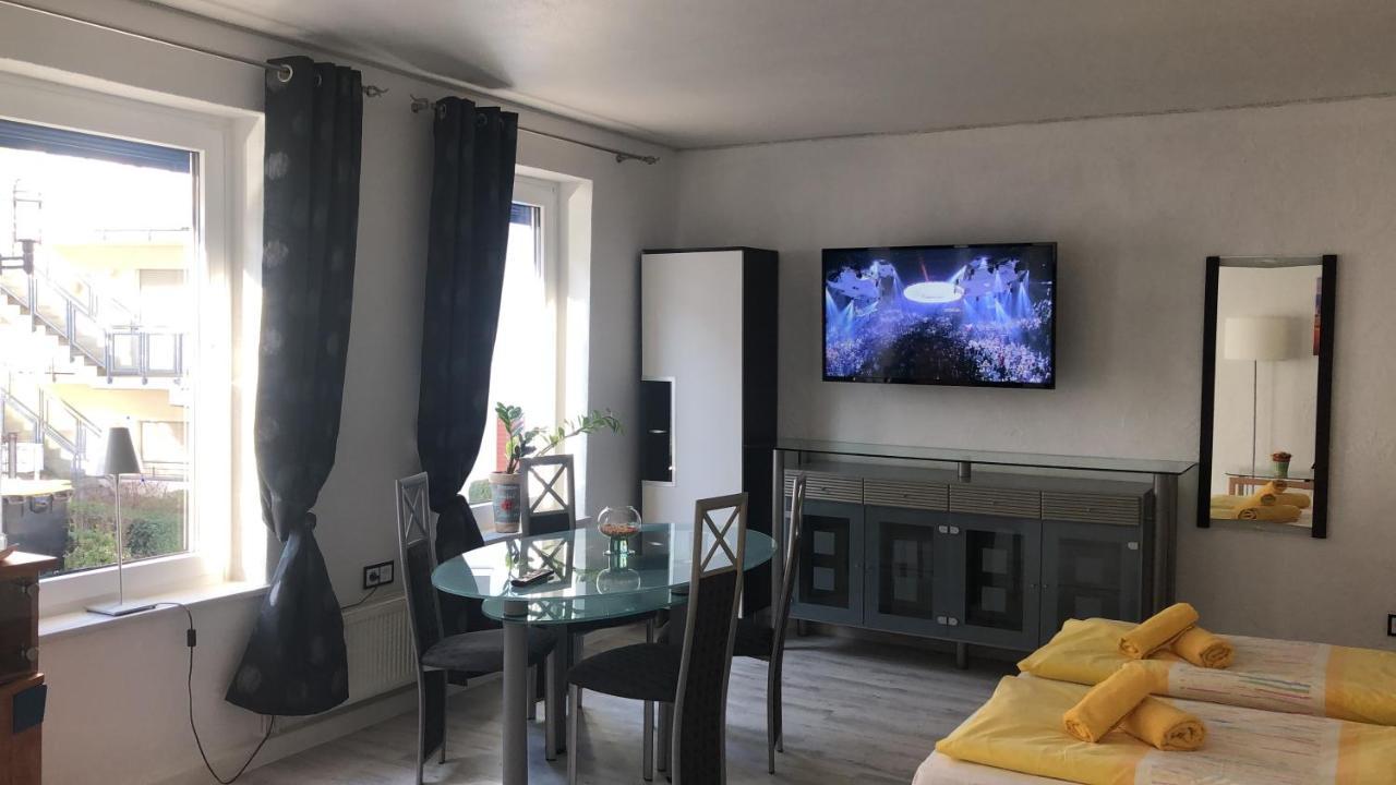 Hotel Am Mueritzhafen Garni Варен Экстерьер фото
