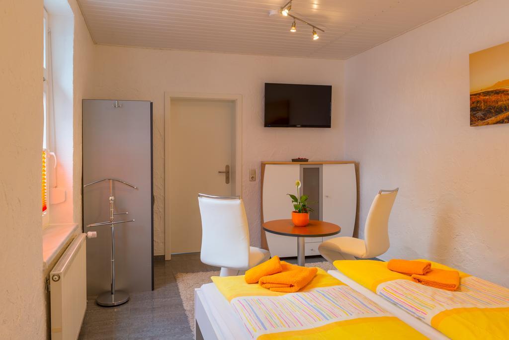 Hotel Am Mueritzhafen Garni Варен Экстерьер фото
